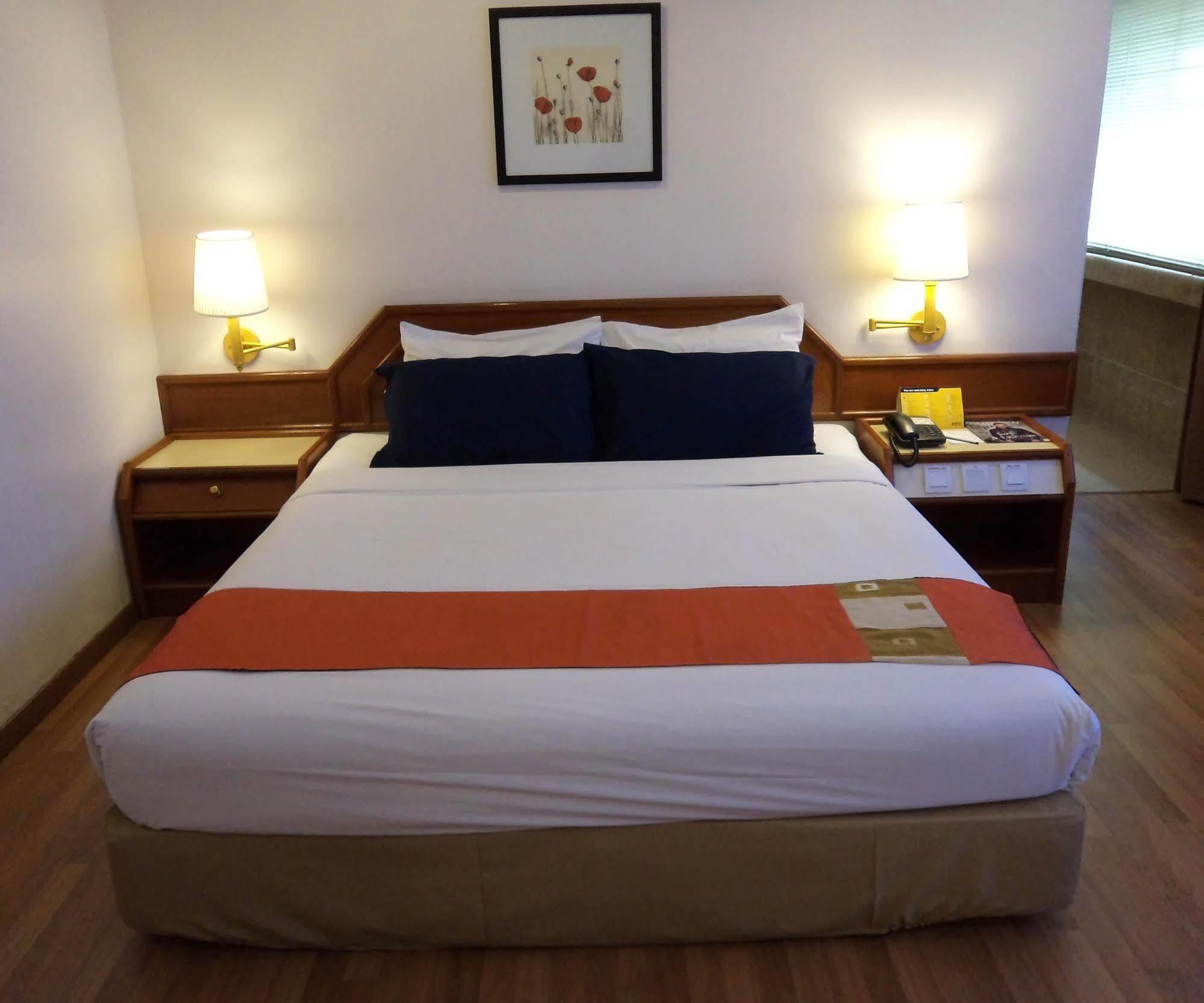 The Emperor Hotel Malacca Екстер'єр фото